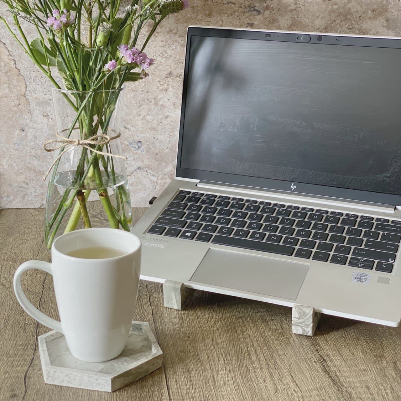 Tea-Infused Laptop Stand